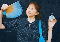 夏の暑さに負けない！接触冷感ブラウスで快適に過ごすモノトーン通勤コーデ【毎日コーデ】