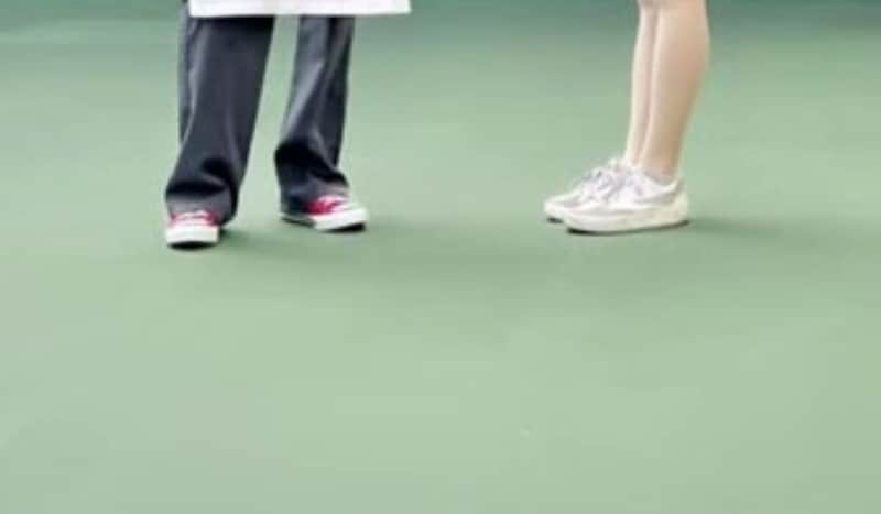 ディズニーで「二度見どころか三度見」された2人→衝撃の姿に「何だこの可愛いカップル」「実写化やん」と170万再生