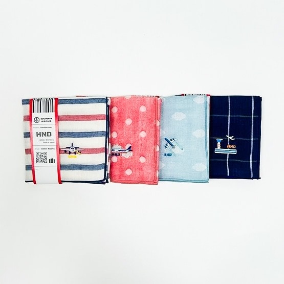 「他では買えないデザイン」羽田空港限定“ハンカチ”が高評価　「飛行機好きにはたまらない」「孫に使うガーゼハンカチ」