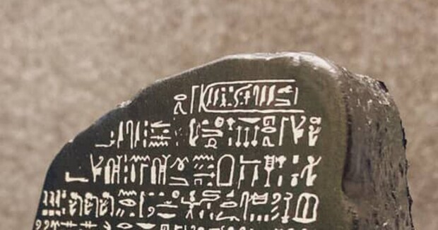 妻「イギリス土産なんでもいいよ」→夫が買ってきたのは……　まさかのアイテムが996万表示「え、欲しいんやがw」「センス独特すぎて」