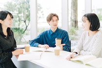 【女性に聞いた】優秀な学生が多いと思う「日本の外国語大学」ランキング！　第2位は「関西外国語大学」、1位は？