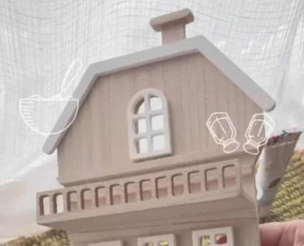 素朴な木製ラック→ジブリ風に塗り替えたら……「まんまですね！」　ファンも驚く仕上がりに「映えまくり」「天才すぎる」