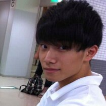 爽やか男子高校生→13年後……　予期せぬ“まさかの姿”に黄色い悲鳴「ヤバい超好き」「同い歳とは思えない！」