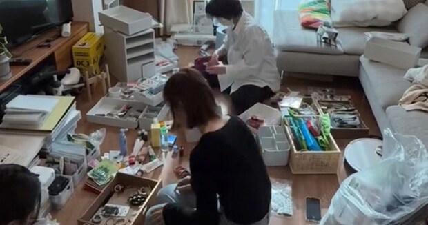 汚部屋すぎて夫に“拒否”された30代2児ママ→プロと3時間で大掃除したら……　見違える変化に「行動力に拍手」「参考にします！」