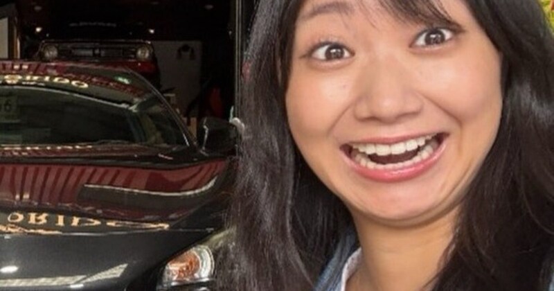 クルマ好き女優が「スバル車の顔真似」に挑戦! 全力すぎるモノマネに「似てるw」「表情筋強い」