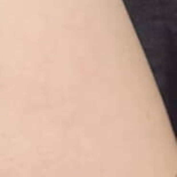 うっかり寝てしまった母→腕を見ると……　「我が家に彫り師いたわw」　衝撃の光景に「お金取れますよこれ」