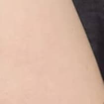 うっかり寝てしまった母→腕を見ると……　「我が家に彫り師いたわw」　衝撃の光景に「お金取れますよこれ」