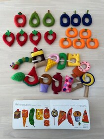 祖母が孫娘のために手作りした「はらぺこあおむし」モチーフのおもちゃがすごい　「めっちゃすごいし可愛い〜!!」「遊びたい」と大絶賛