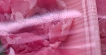 スーパーの鶏肉→よく見ると……　日本人なら読めてしまう“まさかの勘違い”に「夫と笑いました」「どこの部位なんだろう」