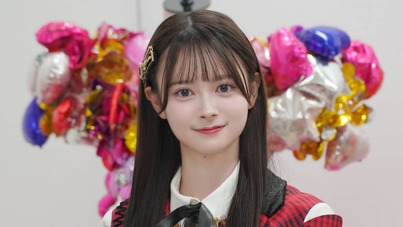 「渡辺麻友ちゃんの卒業で……」AKB48、活動20年の“衣装の秘話”を聞いた　「こじはるは意外に……」 “歴代衣装400着”を展示 ＜インタビュー＞