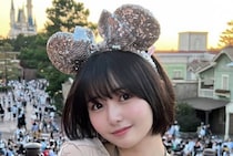 「全員消した」頓知気さきな、ディズニーランドでの“無人ショット”に反響　「レストランなのに誰もいない……」「どうなってるの？」