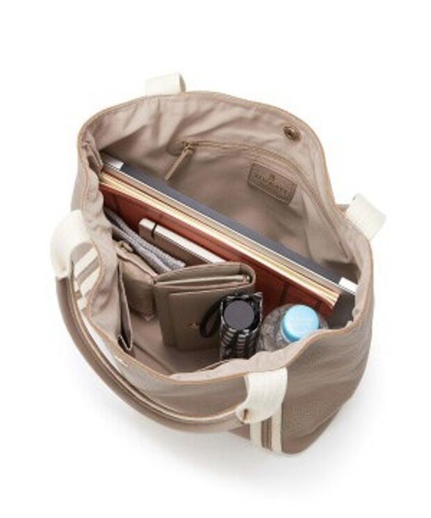 「色違いで2色買い足しました」　トプカピの“A4トートバッグ”に絶賛の声　「満員電車も自転車カゴもオッケー」「年中仕事に普段に活躍しそう」