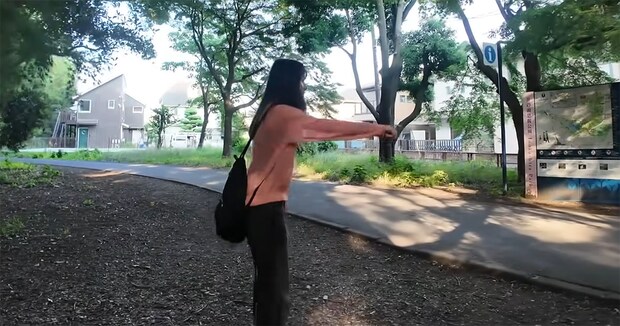 20歳の虫オタク女子が思わず絶叫→公園で出くわした“とんでもない1匹”に「すげえええ!」「エグすぎ」「でかない?」