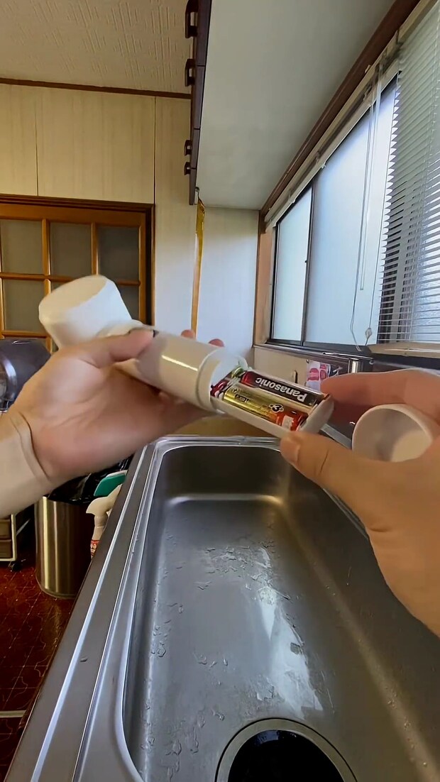 スリコのアイテムで母のために台所を掃除すると……　「こんな息子ほしい」「明日スリコいってきます」想像以上の結果に称賛【3COINS】