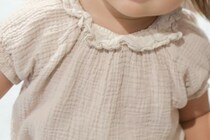 支援センターでもらったおもちゃ→2歳娘が着けたら……　まさかの姿に「朝から元気出た」「わたしも欲しい」