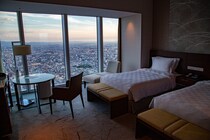 「東京マリオットホテル」の“エコバッグ”がシンプルなのに上品で素敵　「大容量且つたたむと手のひらサイズになるって最高」「手に取りやすい価格なのうれしい」