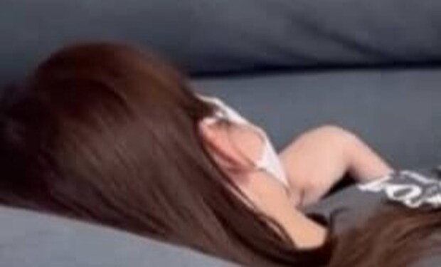 具合が悪くソファで寝ていたら…… 泣けてくる“展開”に「どうか無理はなさらず」「安静にして」