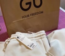 GUの定番無地スウェット→プロがたった一晩でリメイクすると……「えええ」　劇的ラブリーな大変身に「まじ天才！！」「購入したい」