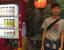 シンプルな服装の男子学生→17年後……　圧倒的ビフォーアフターに反響「かっこいい！」「服装でここまで？」【海外】