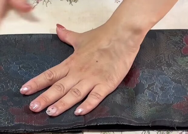 「よくあるショルダーバッグかなと思ったら」着物リメイク作家が作った“目からウロコな反物バッグ”に反響