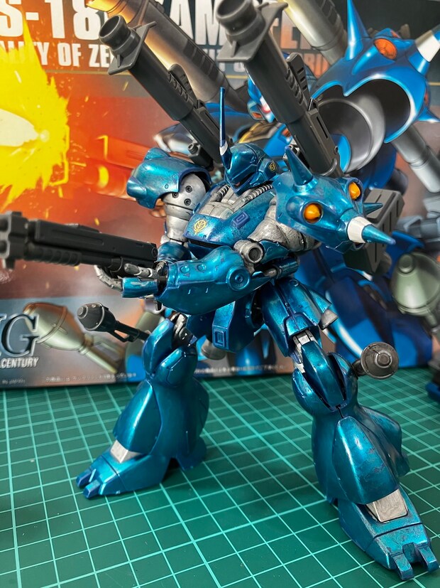 ←息子の初ガンプラ　3年で父を超えたガンプラ→　4作目で劇的進化した中1息子のガンプラに「クオリティ高〜」「上達速度が凄まじい」