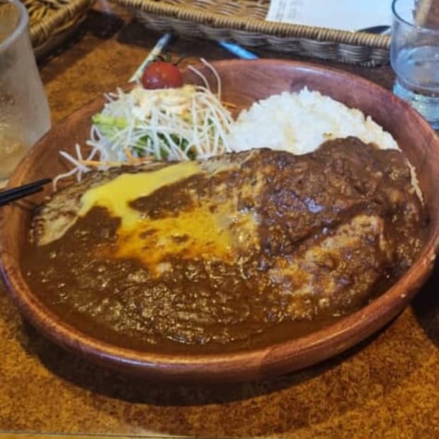 びっくりドンキーで「ご飯が足りない」と思い、店員に頼んだら……　「こんなの初めて見た」届いた“まさかの商品”が1500万表示