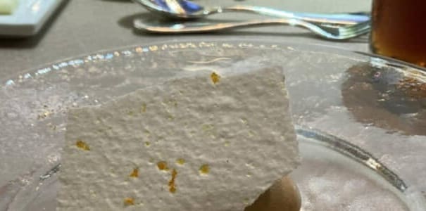 息子の結婚式で出てきたデザート→よく見てみると……　母が号泣した感動の1枚が34万表示「感慨深くなりますね」「ググゥこれは泣く」