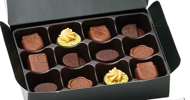 ゴディバから2026年福袋「ニューイヤー ハッピーバッグ」 高級感あるバッグとチョコがセット