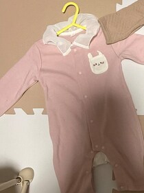 【画像】西松屋とユニクロのベビー服を並べた結果