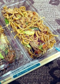 VTuber「焼きそばのサイズどうしよう？」→店員「あ、じゃあ……」　まさかの提案に「ん？？？」「ちょっと待て」