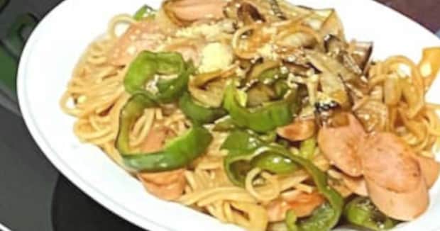 男性「ナポリタンとクリームソーダが美味くなる」→“まさかの光景”に「間違いない」「控えめに言って最高」