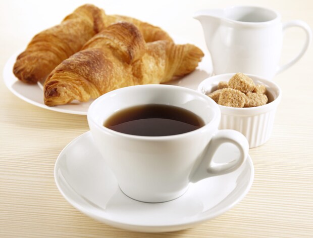 【40代が選ぶ】モーニングが最高の「コーヒーチェーン」ランキング！　2位は「スターバックス コーヒー」と「ドトールコーヒーショップ」、1位は？