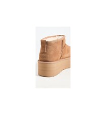 【画像】UGG（アグ）“厚底ムートンブーツ”