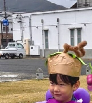 「このアイデアはなかった 天才だ」子どものハロウィーン仮装のすてきなアイデアが話題に「ありったけのお菓子差し出すわwww」