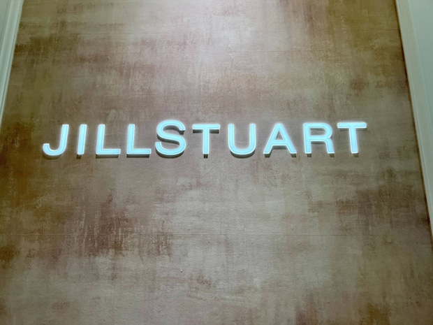 「持ってるだけでモチベ上がる」JILL STUART（ジルスチュアート）の“がま口財布”が大好評！　「何度見てもずっと可愛い」「カード入れもたくさん」