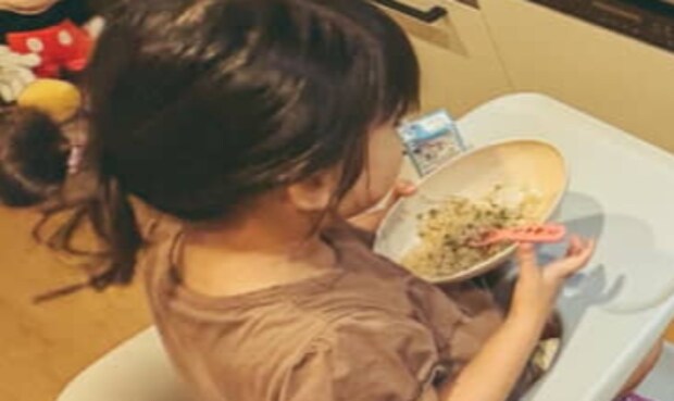 夫がいない夜、ママと娘がキッチンで……　まさかの光景に「これでいいんだよ」「最高の女子会」