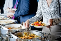 【画像：「静岡県のビュッフェ・バイキングの名店」12選を見る】