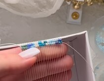 空き箱に糸をグルグル巻いて、青色ビーズを通したら……「わぁああ」「天才！」“ゴッホの名作”完全再現が1317万再生【海外】