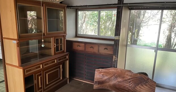 古民家に残された食器棚をリメイクしたら…… まさかの出来栄えに「ワクワクが止まりませんでした」「感動です!」