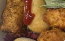 「メーカーに足を向けて寝られない」　育児中ママが作った、“ほぼ冷凍食品弁当”に「最高すぎる」「企業努力の塊」