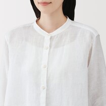 「毎年これでいい」無印の“定番リネンシャツ”が今年も人気爆発　「私の定番」「インしてもアウトしてもかわいい」
