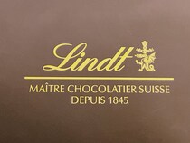 【画像：リンツの“自分で作れるアドベントカレンダー”】