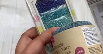 ダイソーのレース糸にセリアのビーズを通して、かぎ針でコツコツ編むと……　うっとりする完成品に「材料費300円とは思えません」