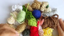 中途半端に余った毛糸で小さなお花をちょこっと編むと……　驚きの“活用術”に「すごいアイデア」「感動しちゃった」【海外】