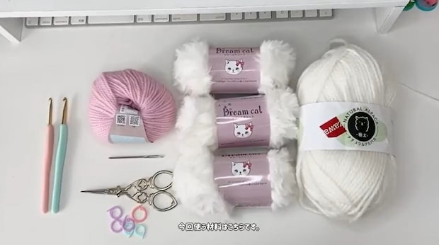 モフモフキュートな猫の手アームウォーマーに「超かわいい」の声　初めての編み物に挑戦する人も
