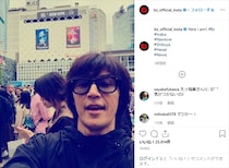 「人混みに溶け込むのうますぎ！」　B’z稲葉浩志、GW真っ只中の渋谷駅で自撮り成功の“ステルス性能”を発揮する