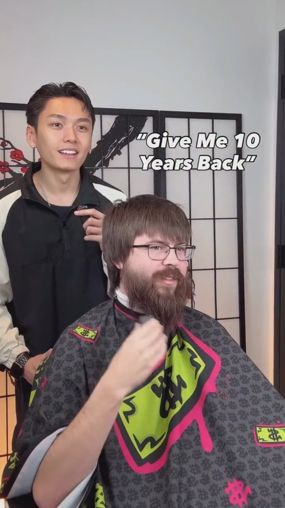 「10歳若返らせてほしい」とリクエストする男性→プロがヘアカットすると……　別人級の大変身に「15歳若返った」「これは最高」【海外】