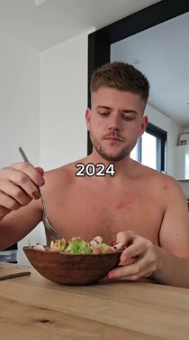 サラダを食べるややぽっちゃり男性→1年後……目を疑うような結果に「ステキ！」「自分も頑張ろうと思えた」【海外】