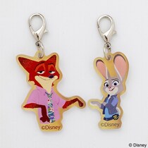 「ジュディとニックがグータッチ！」ズートピアの“相棒ポーチ”が悶絶ものと話題　「チャームが天才の所業なのよ…！」「ニックの表情たまらん」「わあああかわいすぎる」