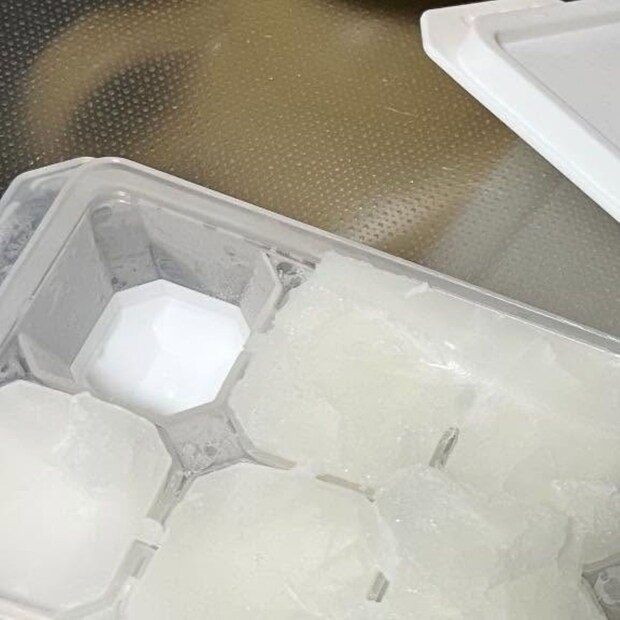 夫に離乳食を「割って」と頼んだら……　妻「なぜそうなるw」まさかの光景に「ちがうちがう、そおじゃ、そおじゃあなぁい」